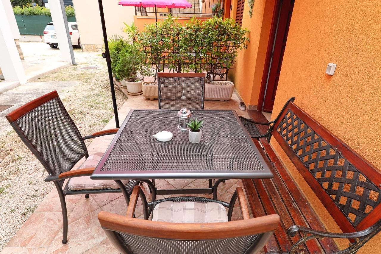 Apartmani Strpic Biograd na Moru Kültér fotó