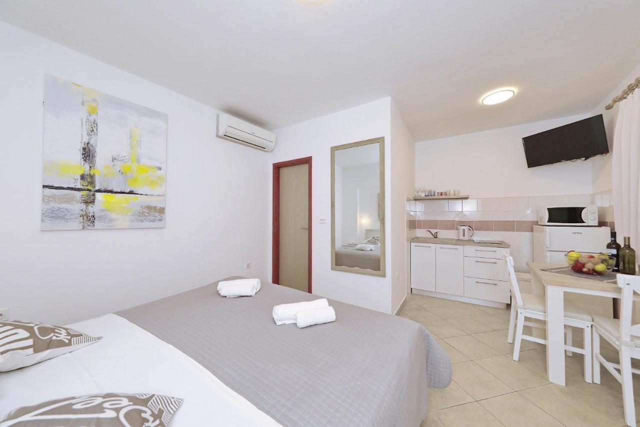 Apartmani Strpic Biograd na Moru Kültér fotó