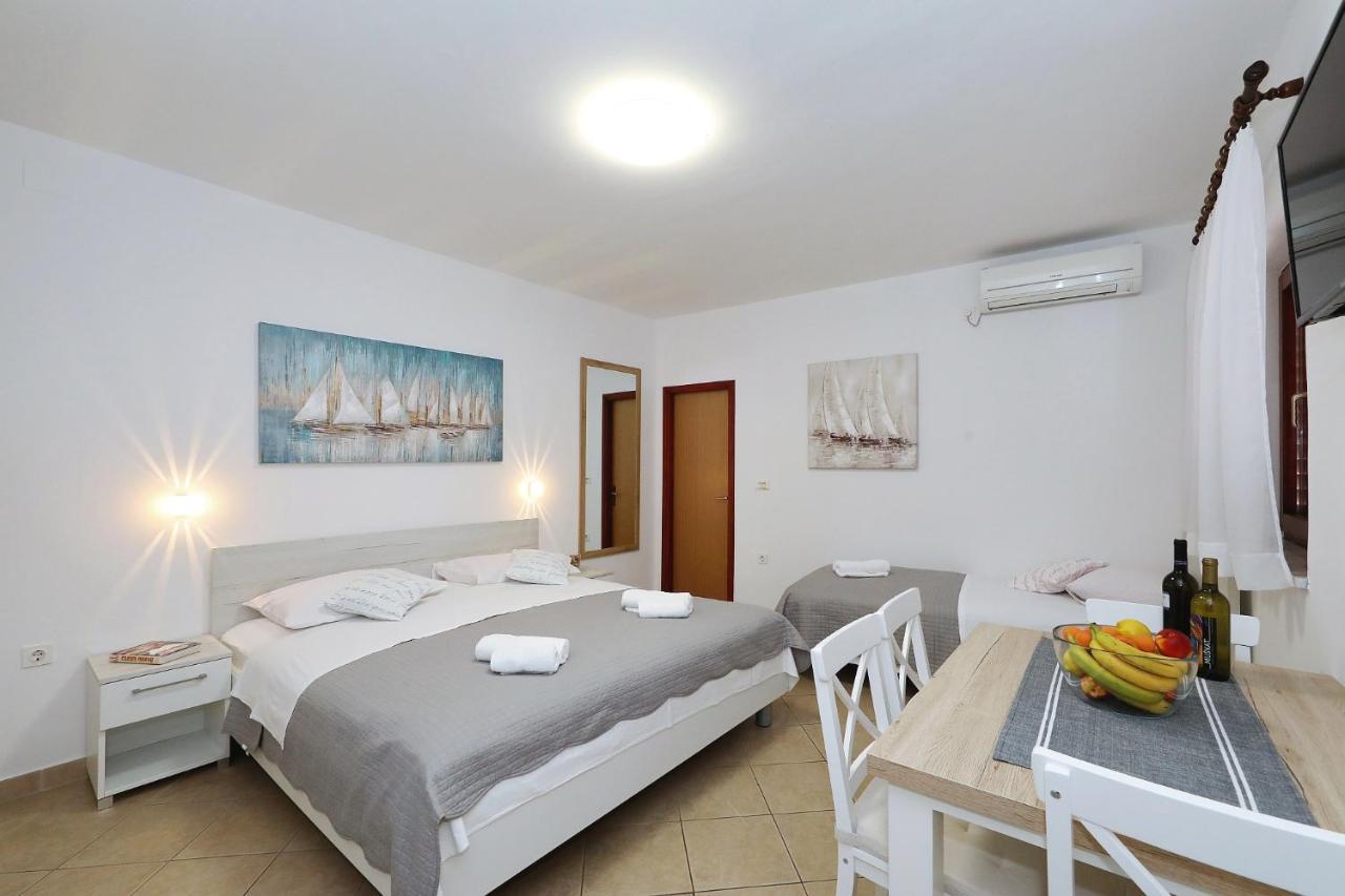 Apartmani Strpic Biograd na Moru Kültér fotó