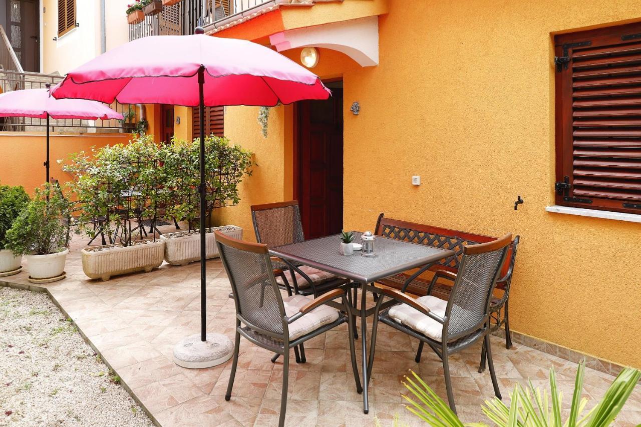 Apartmani Strpic Biograd na Moru Kültér fotó