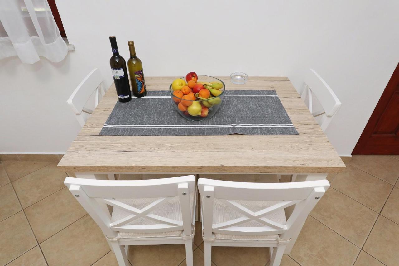 Apartmani Strpic Biograd na Moru Kültér fotó