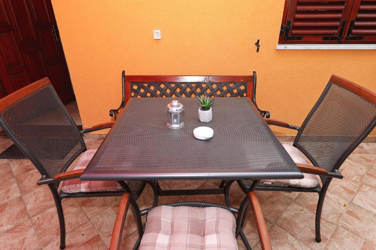 Apartmani Strpic Biograd na Moru Kültér fotó