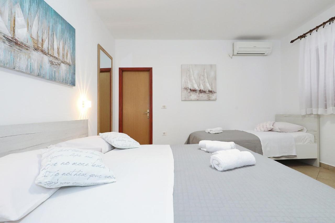 Apartmani Strpic Biograd na Moru Kültér fotó