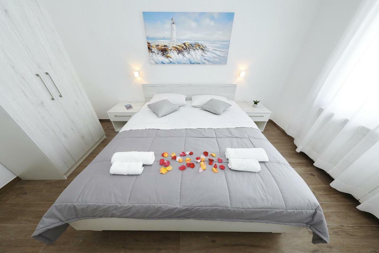 Apartmani Strpic Biograd na Moru Kültér fotó