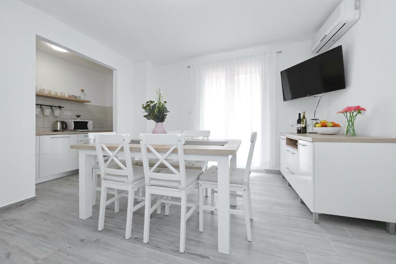 Apartmani Strpic Biograd na Moru Kültér fotó